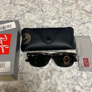 Ray-ban Mens Wayfarer Sunglasses